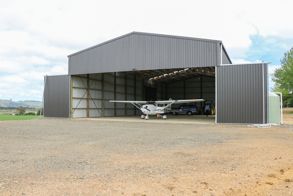 sliding hangar doors