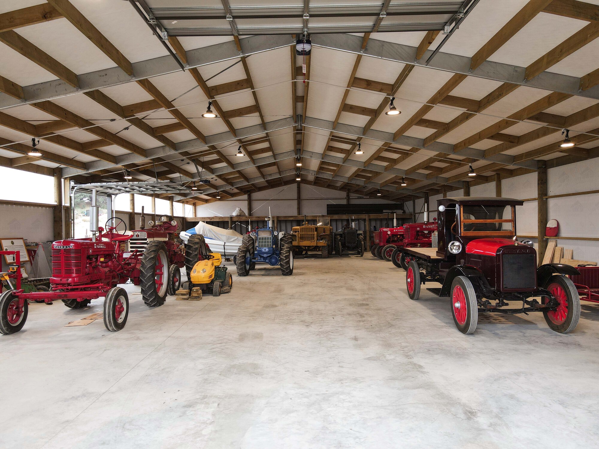Alpine shed for tractor collection